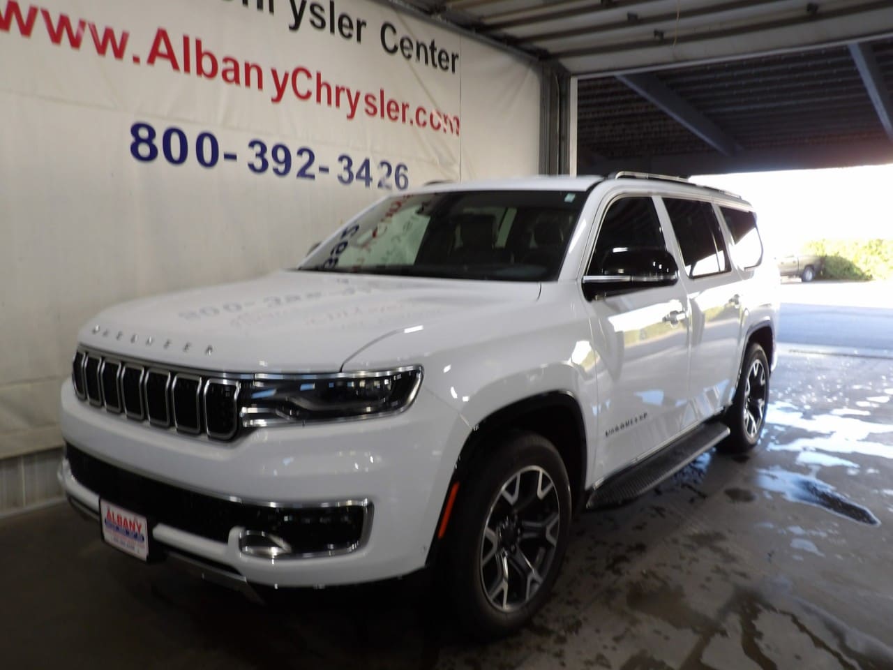 Used 2024 Jeep Wagoneer Series III with VIN 1C4SJVDPXRS170491 for sale in Albany, Minnesota