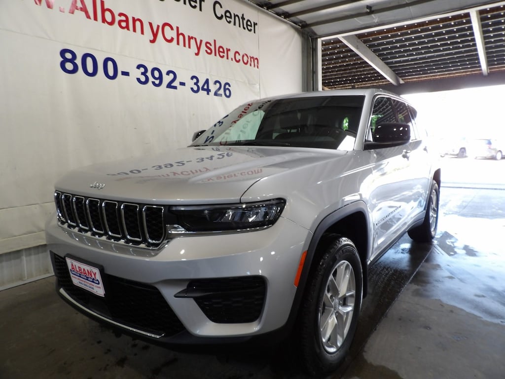 New 2026 Jeep Grand Cherokee LAREDO X 4X4 Sport Utility