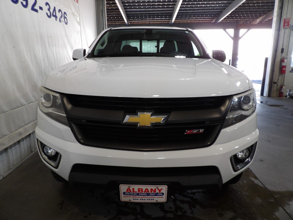 2017 Chevrolet Colorado Z71 photo 2
