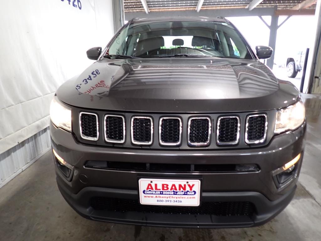 Certified 2018 Jeep Compass Latitude with VIN 3C4NJDBB7JT281677 for sale in Albany, MN