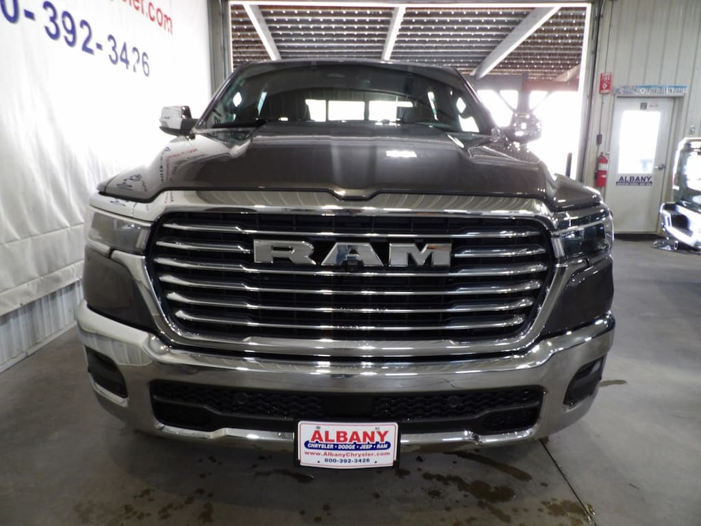 New 2026 Ram 1500 LARAMIE CREW CAB 4X4 5'7 BOX Pickup
