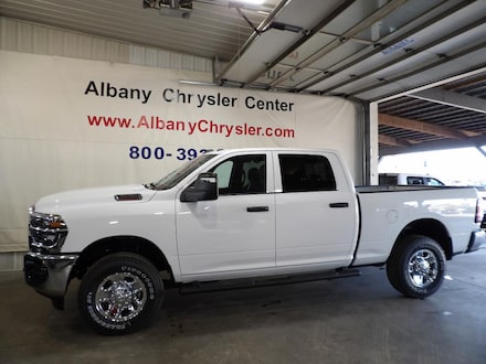 2025 Ram 3500 TRADESMAN CREW CAB 4X4 6'4 BOX Pickup