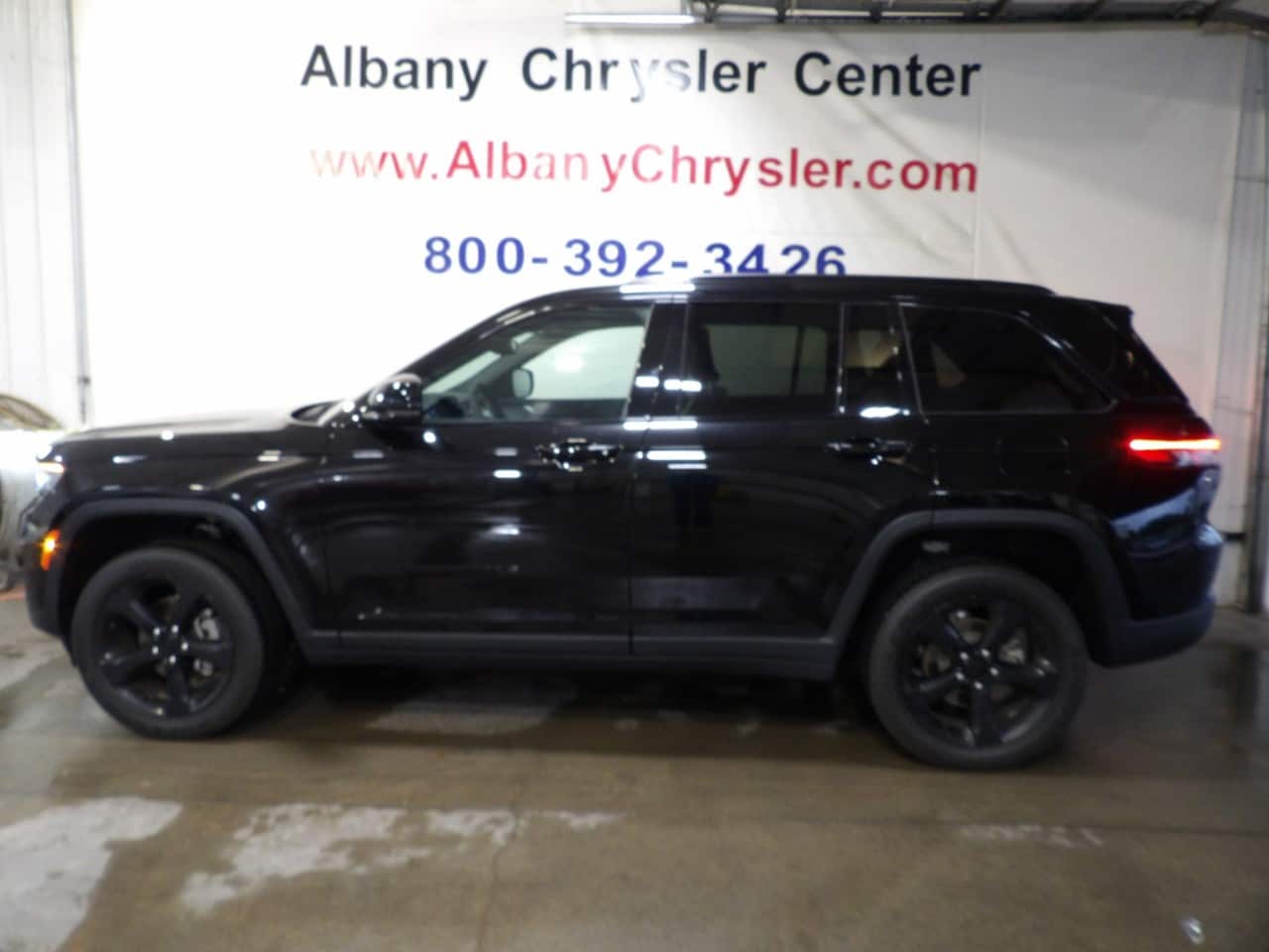Used 2024 Jeep Grand Cherokee Altitude with VIN 1C4RJHAG9R8575999 for sale in Albany, Minnesota