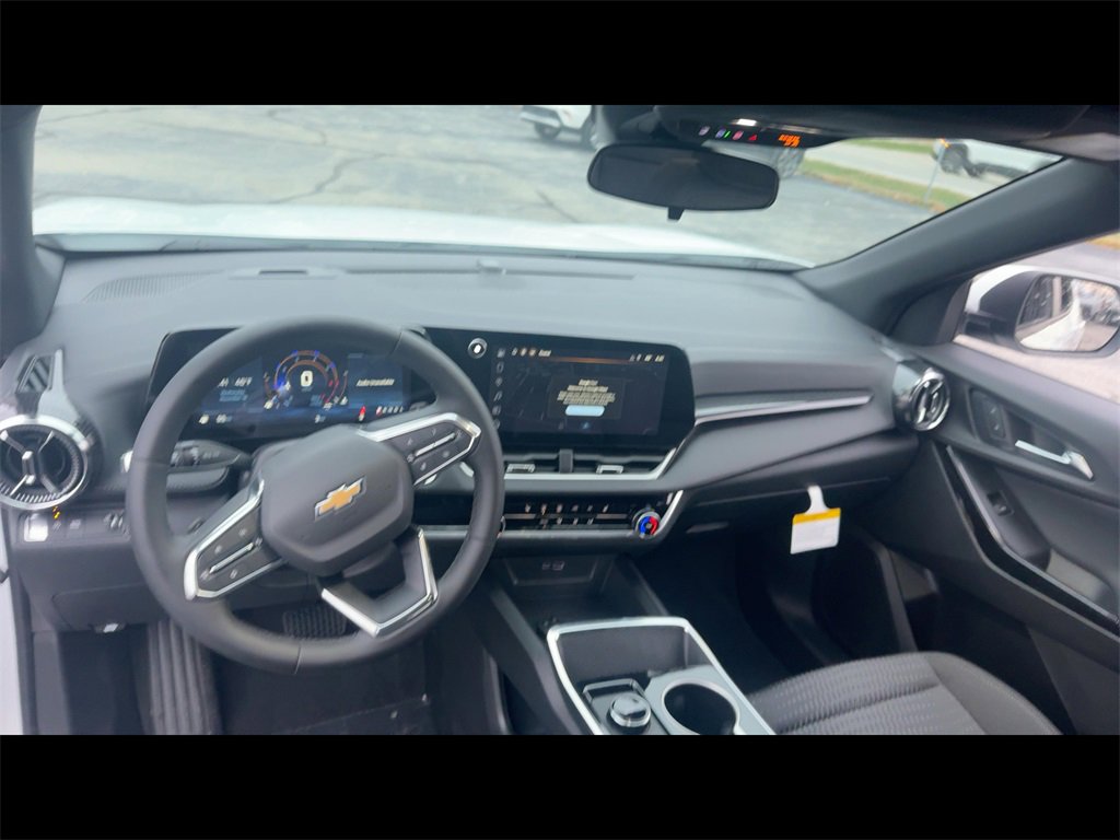 2026 Chevrolet Equinox LT photo 3