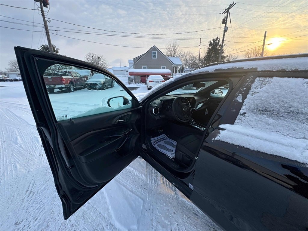 New 2025 Chevrolet Trax 2RS SUV