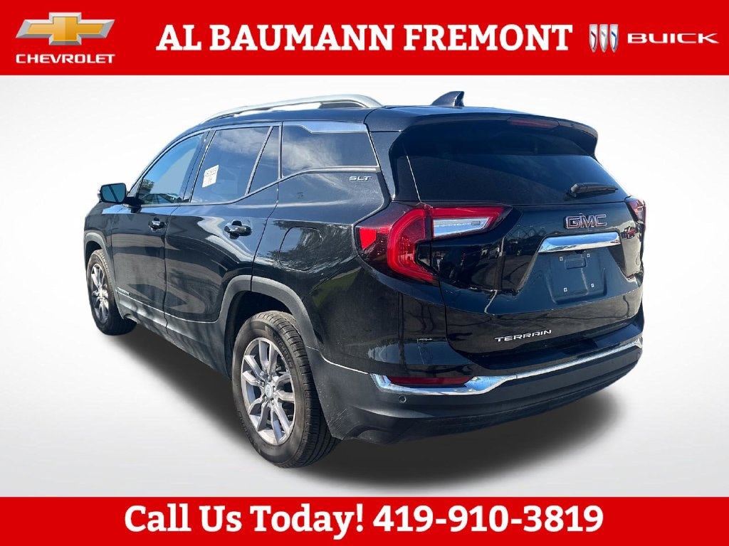 Used 2024 GMC Terrain SLT SUV