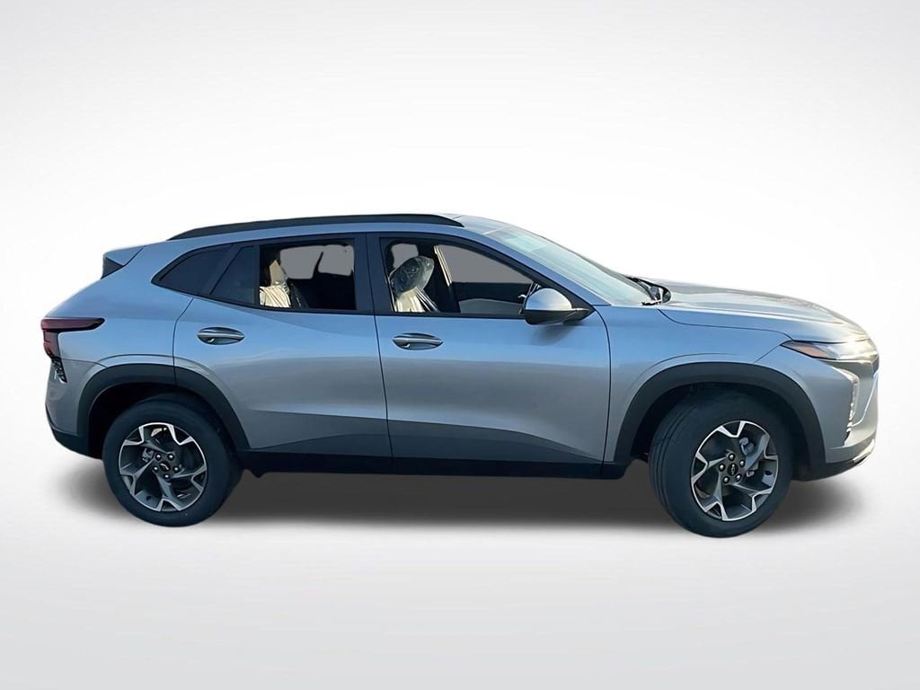2026 Chevrolet Trax LT - Photo 8