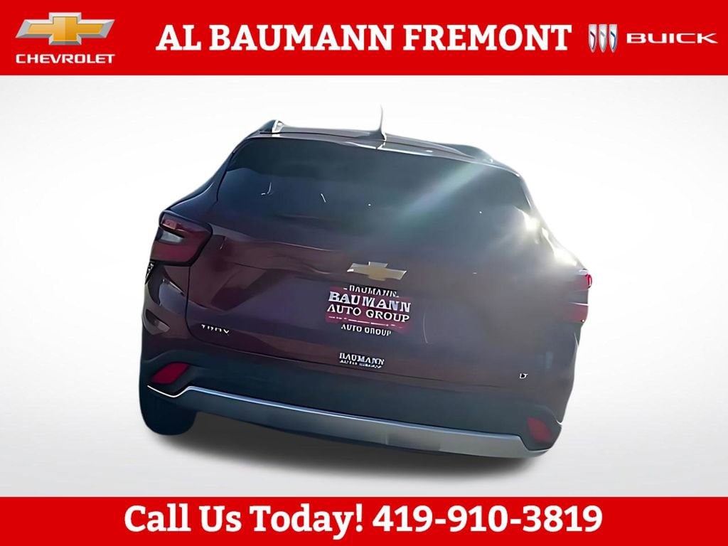 Used 2025 Chevrolet Trax LT SUV