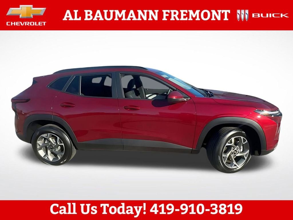 2025 Chevrolet Trax LT - Photo 7