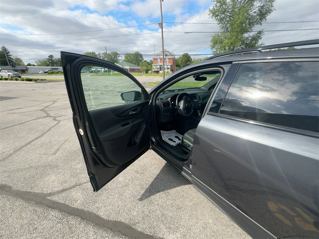 Used 2022 Chevrolet Equinox RS with VIN 2GNAXMEV6N6154035 for sale in Fremont, OH