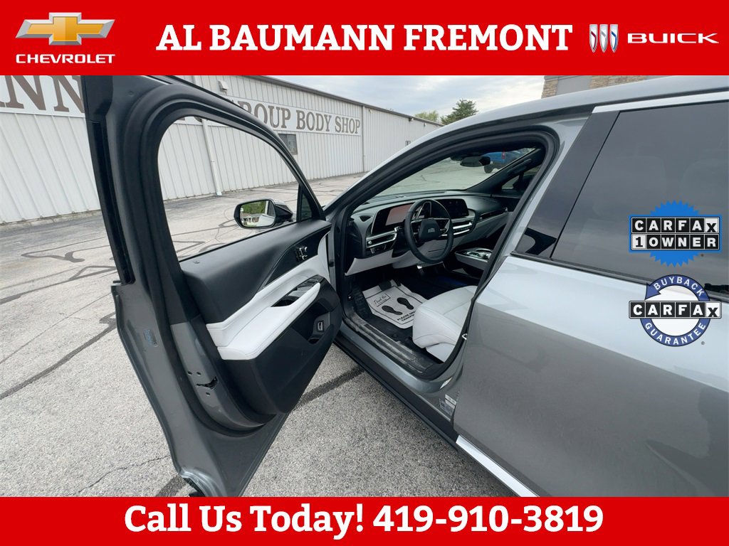 Used 2024 Cadillac LYRIQ Luxury 1 with VIN 1GYKPPRL1RZ102081 for sale in Fremont, OH