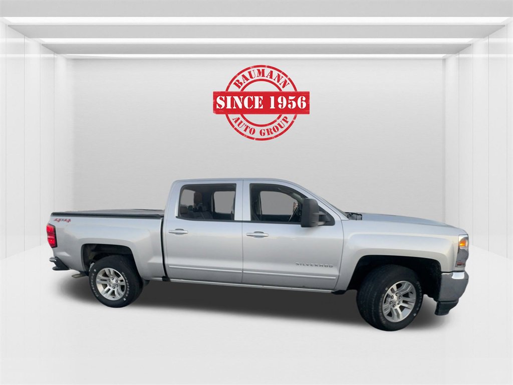 2018 Chevrolet Silverado 1500 LT photo 3