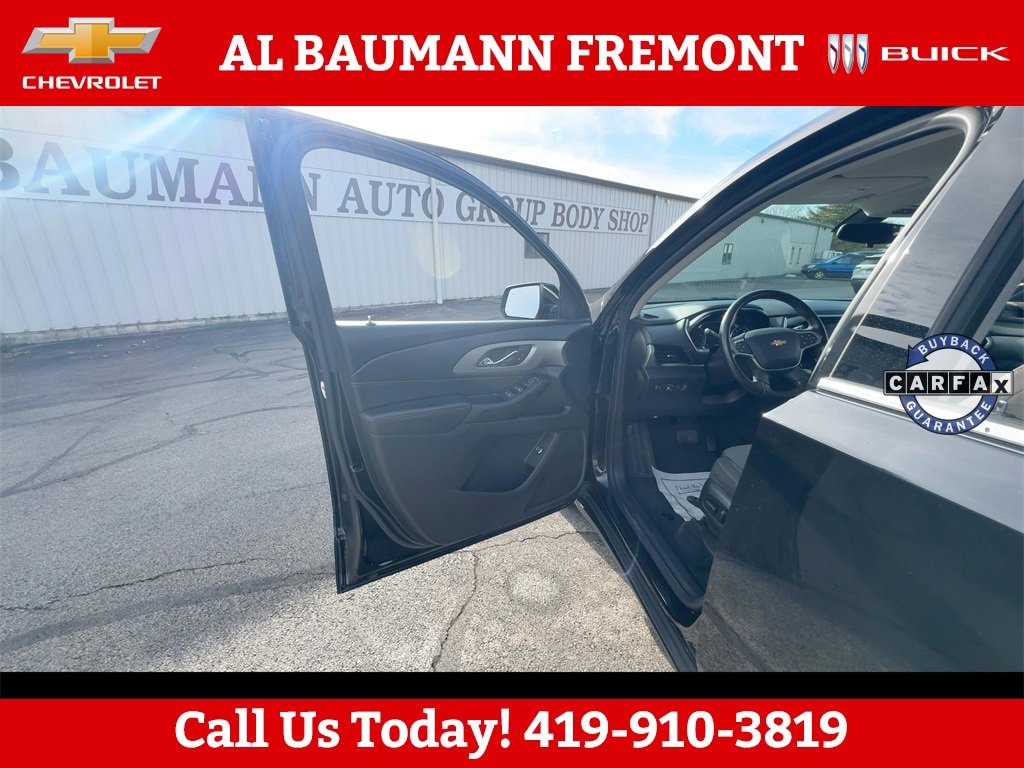 Used 2021 Chevrolet Traverse LT Cloth SUV