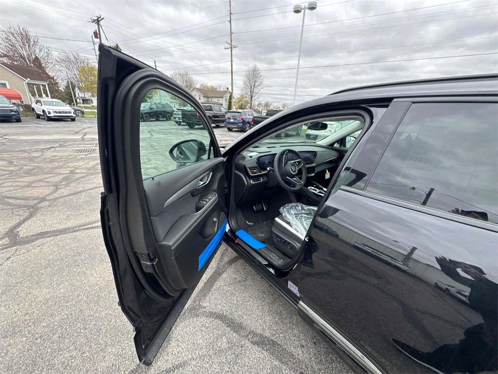 2025 Buick Envision Sport Touring photo 2