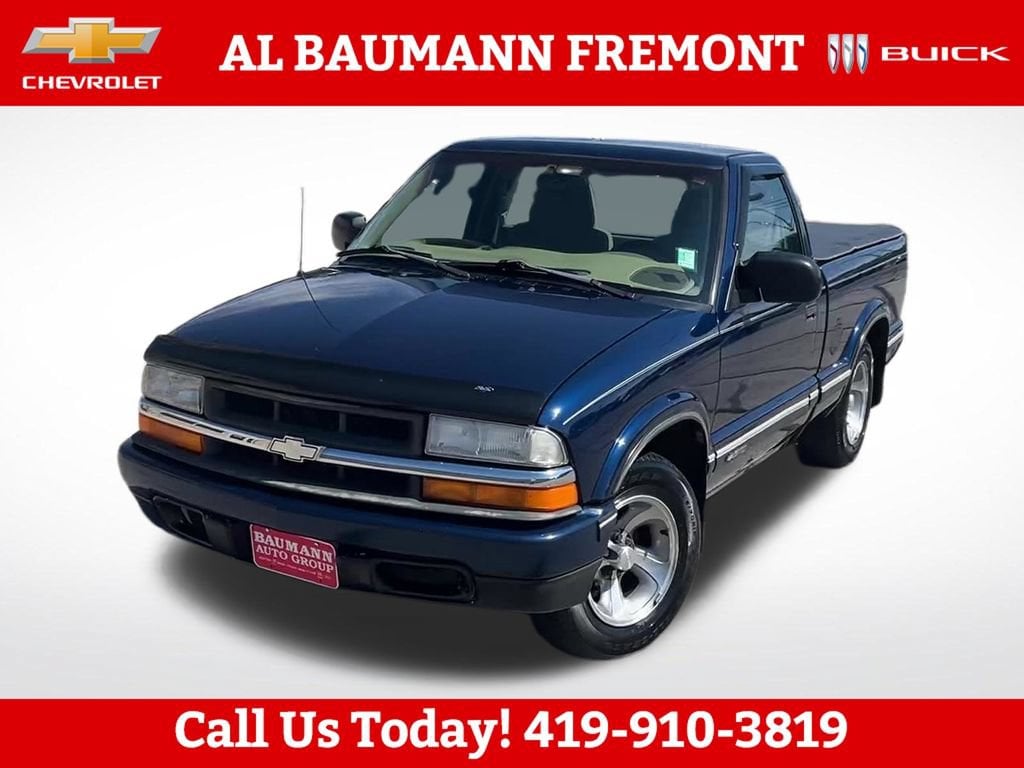 Used 1998 Chevrolet S-10 LS with VIN 1GCCS144XWK256556 for sale in Fremont, OH
