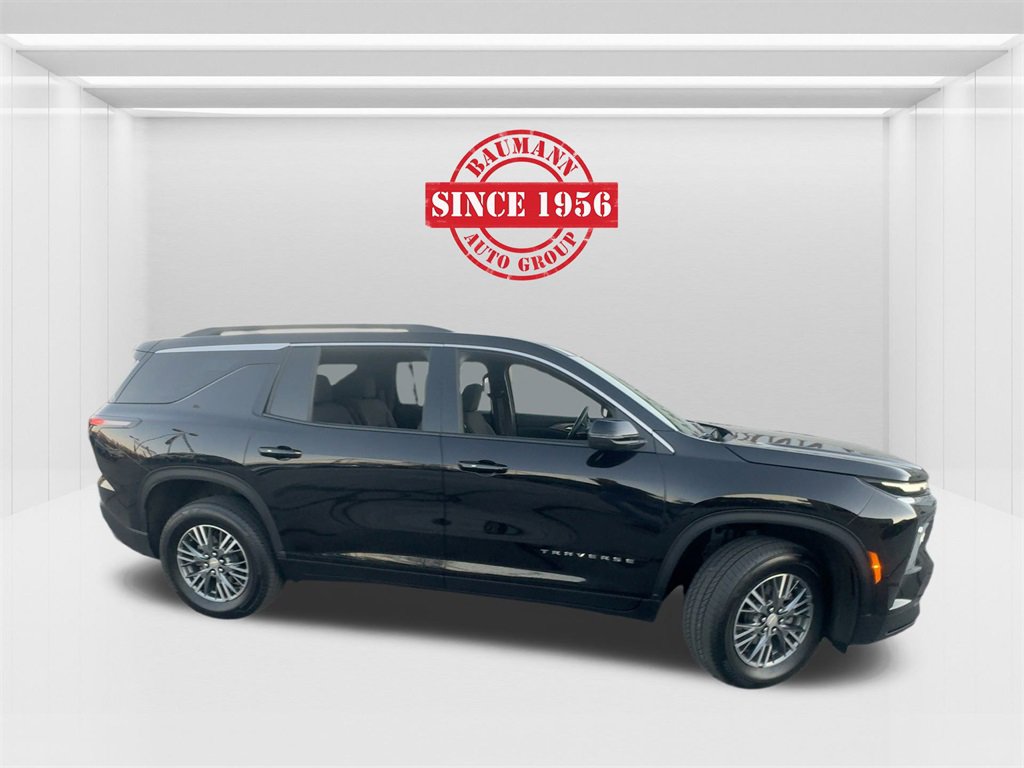 2025 Chevrolet Traverse photo 4