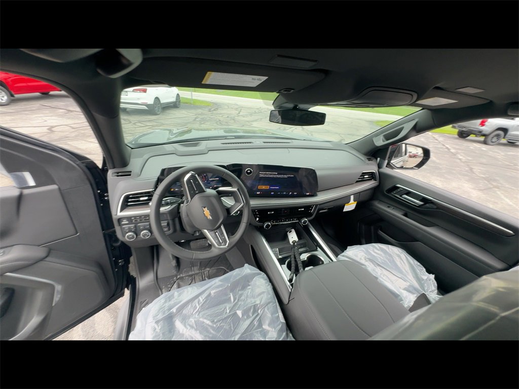 2025 Chevrolet Tahoe LS photo 3