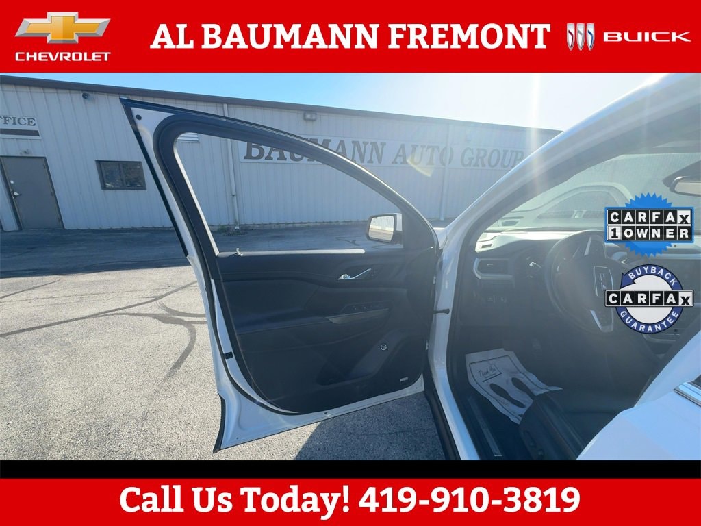 Used 2023 GMC Acadia SLT SUV