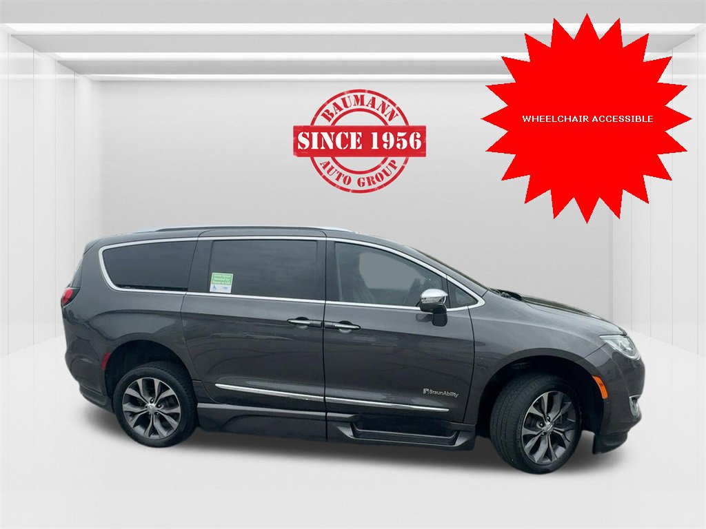 Used 2017 Chrysler Pacifica Limited with VIN 2C4RC1GG9HR503874 for sale in Fremont, OH