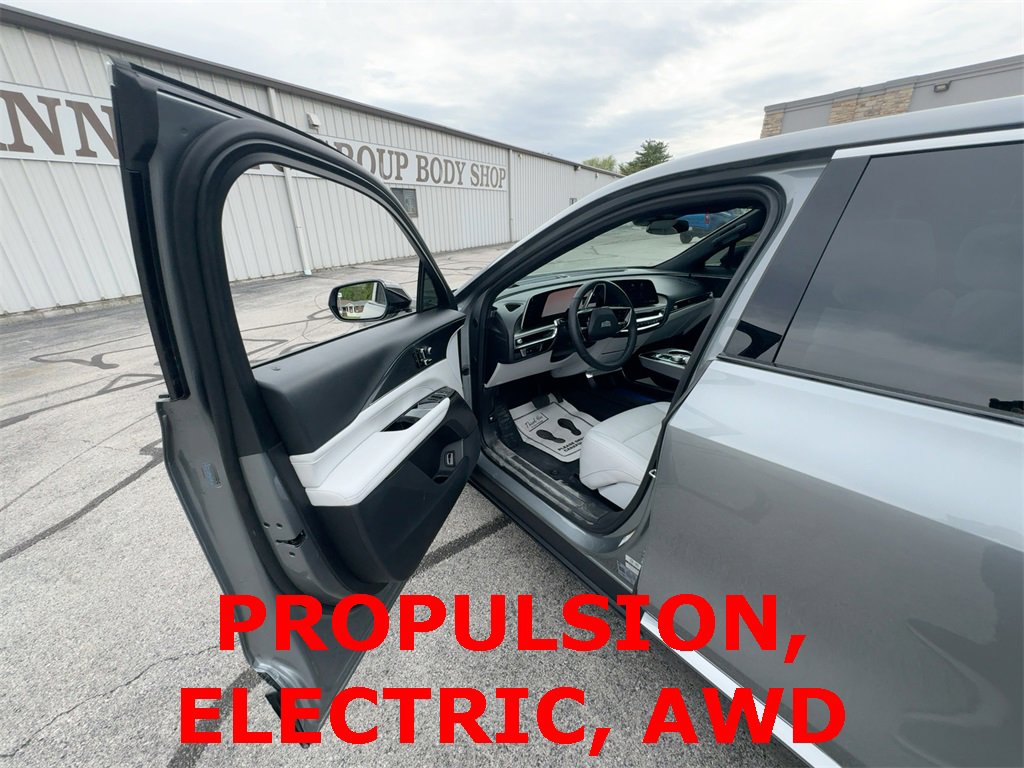 Used 2024 Cadillac LYRIQ Luxury 1 with VIN 1GYKPPRL1RZ102081 for sale in Fremont, OH