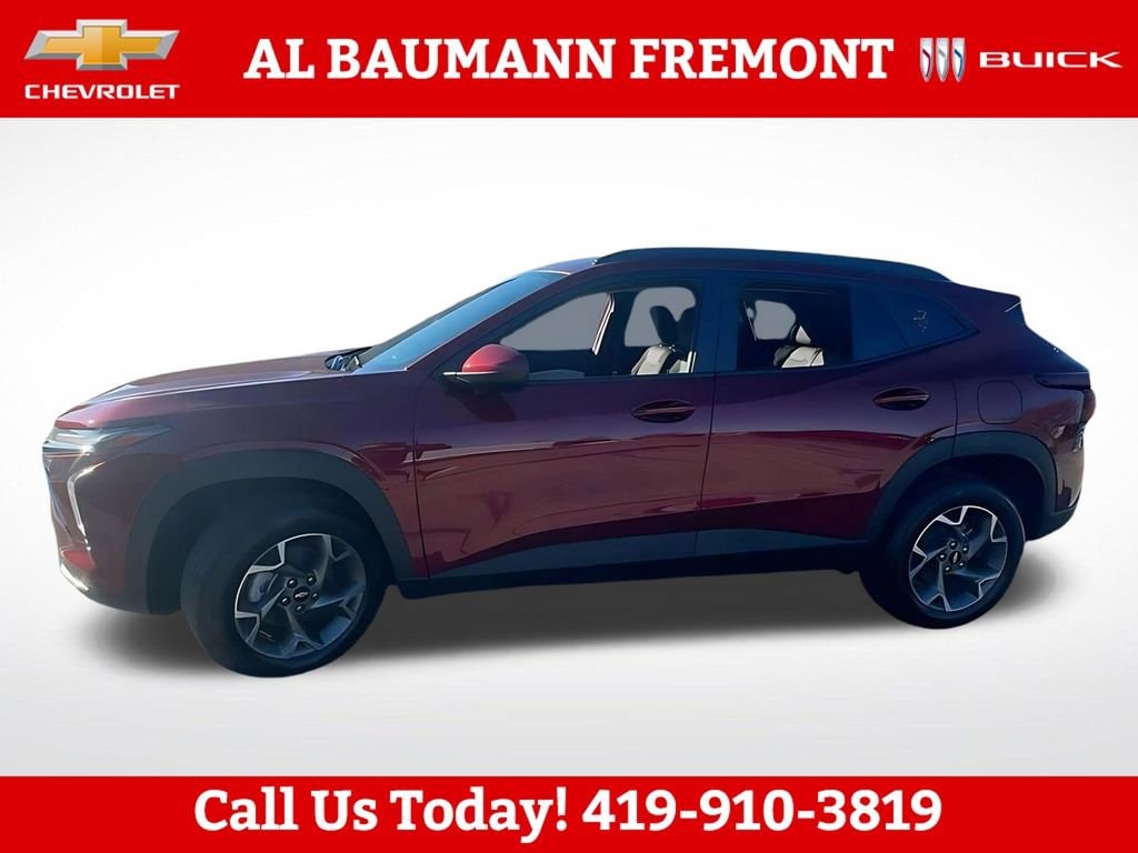 2025 Chevrolet Trax LT - Photo 13