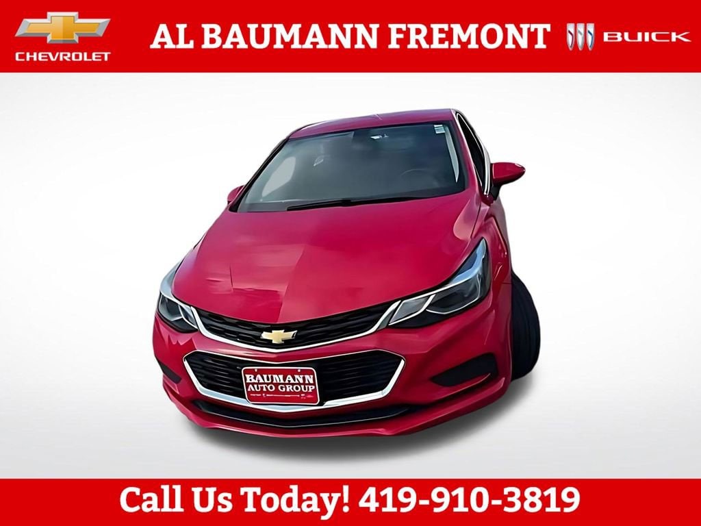 Used 2018 Chevrolet Cruze LT with VIN 1G1BE5SM5J7248026 for sale in Fremont, OH