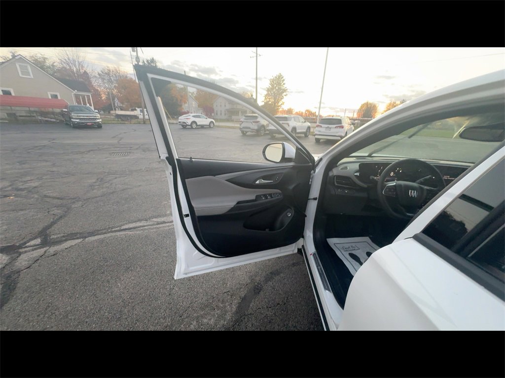 2026 Buick Envista Avenir photo 2