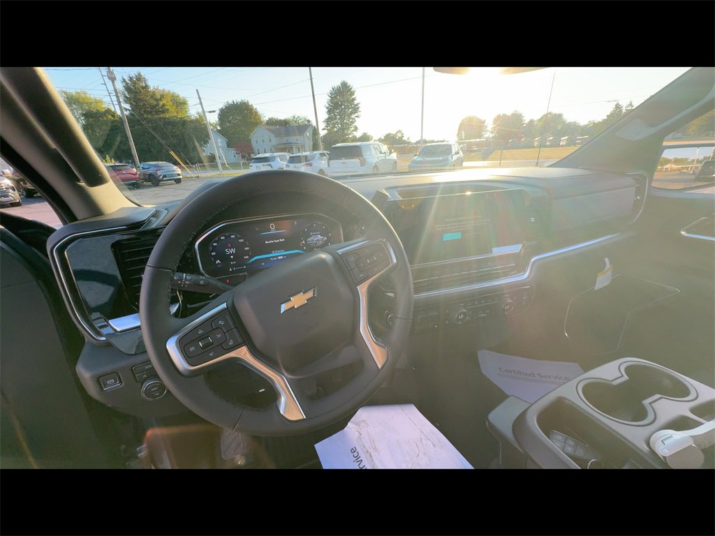 2026 Chevrolet Silverado 1500 LT photo 3