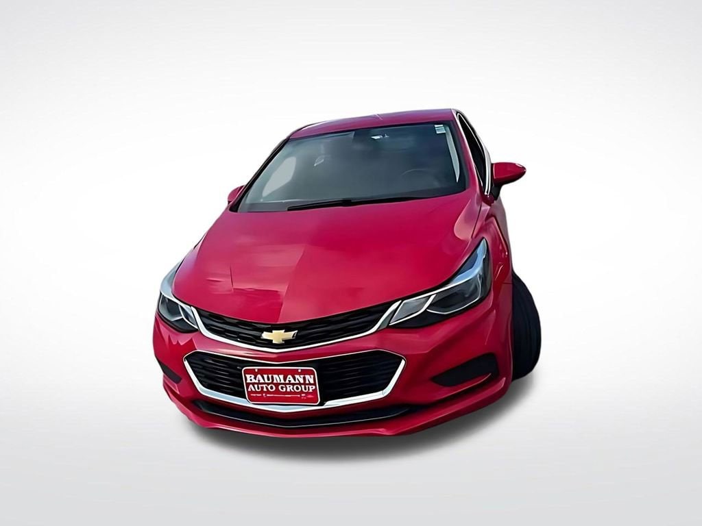 Used 2018 Chevrolet Cruze LT with VIN 1G1BE5SM5J7248026 for sale in Fremont, OH