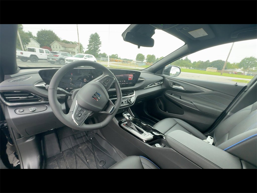 2025 Buick Envista ST photo 2