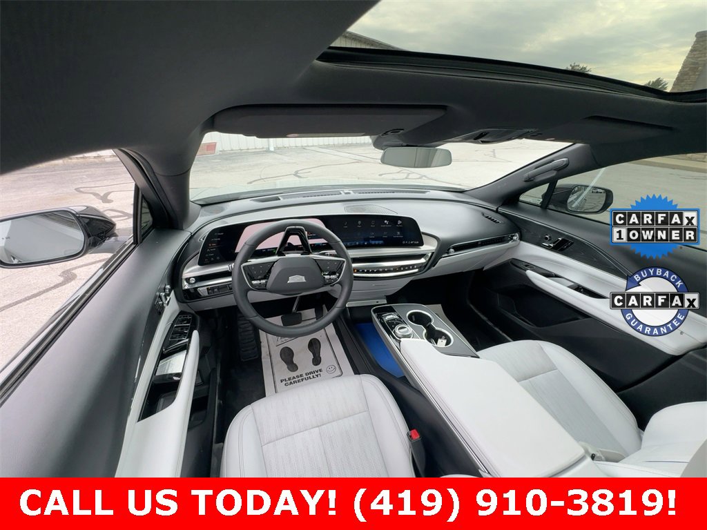 2024 Cadillac Lyriq Luxury photo 3