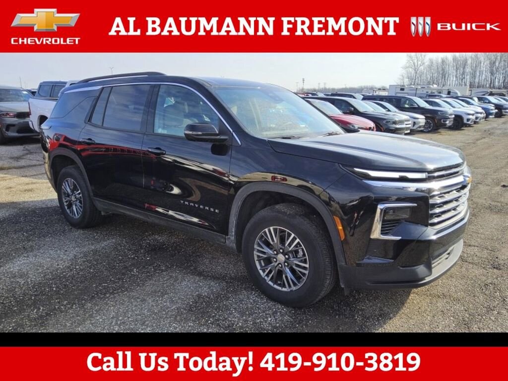 Used 2025 Chevrolet Traverse LT SUV
