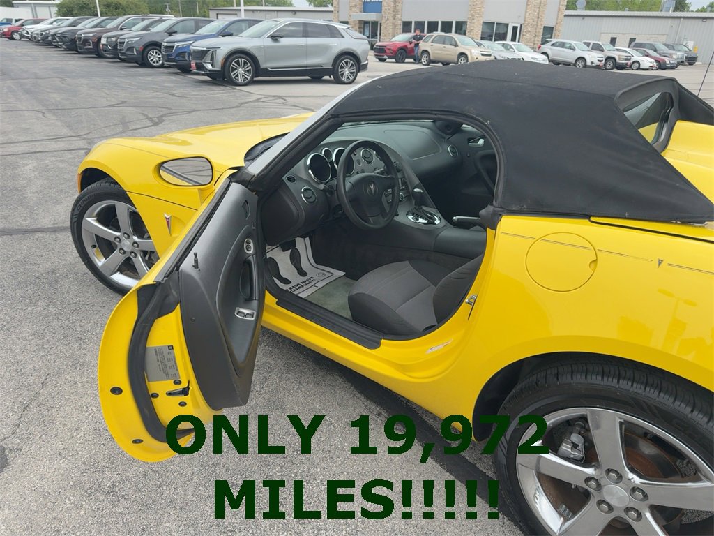Used 2007 Pontiac Solstice Base with VIN 1G2MB35B77Y116464 for sale in Fremont, OH