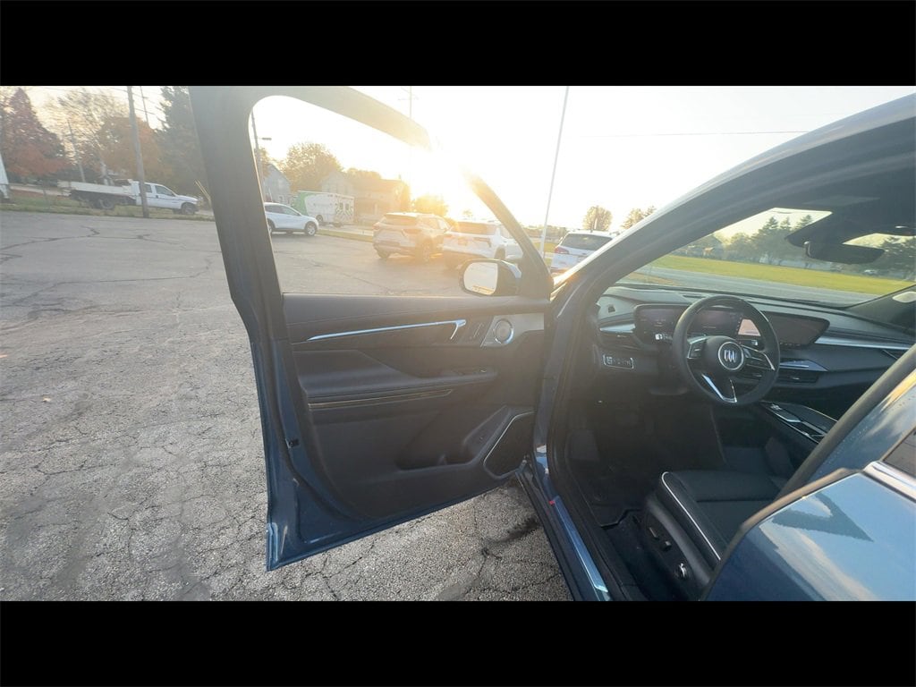 New 2026 Buick Enclave Avenir SUV