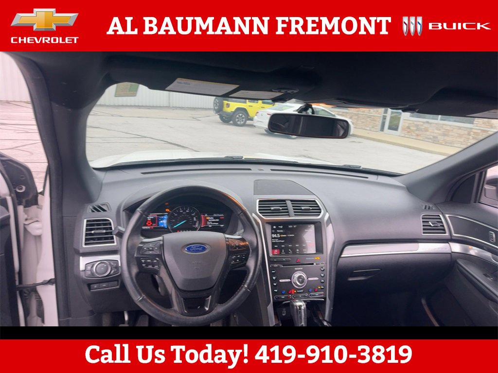 2017 Ford Explorer Sport photo 3