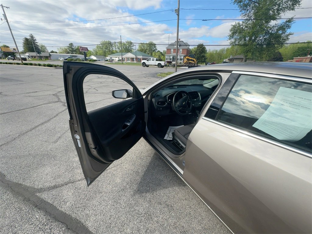 Used 2024 Chevrolet Malibu 1LT with VIN 1G1ZD5ST8RF173994 for sale in Fremont, OH