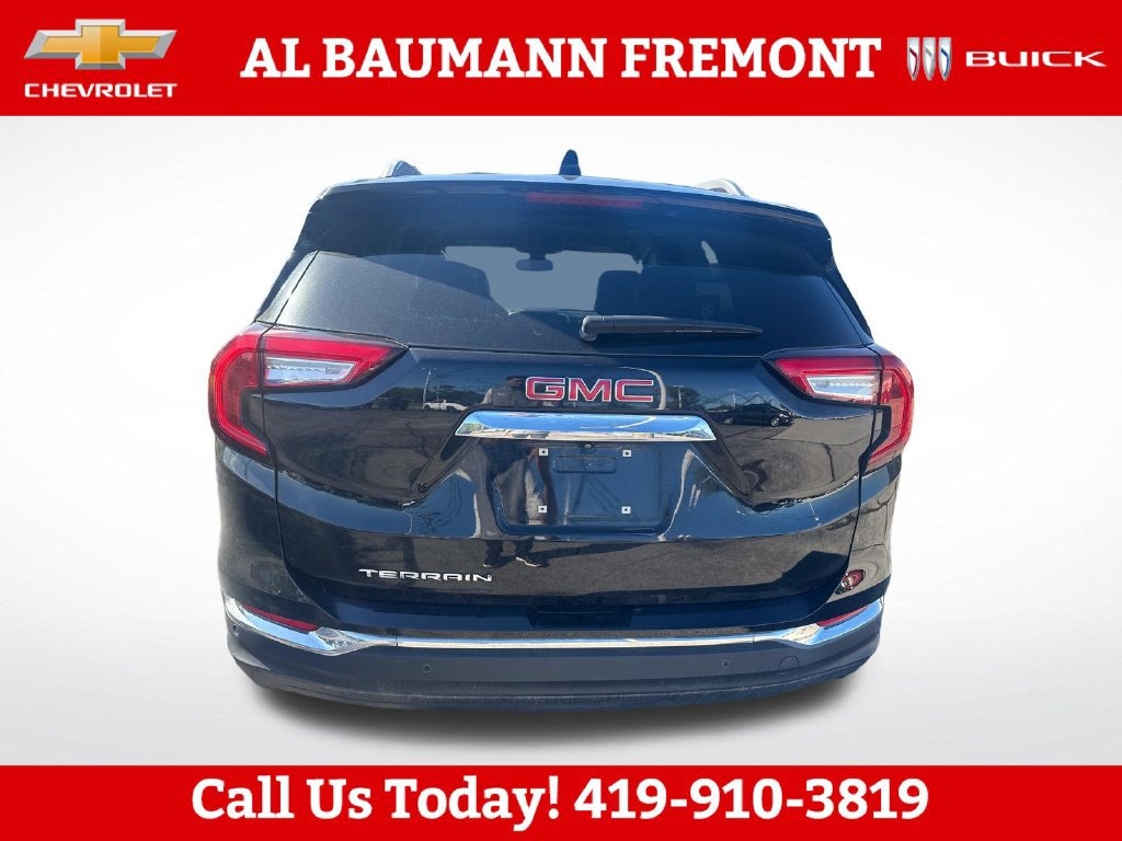 Used 2024 GMC Terrain SLT SUV