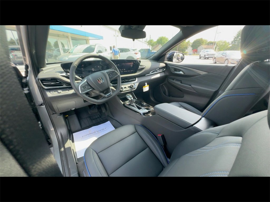 2025 Buick Envista ST photo 3