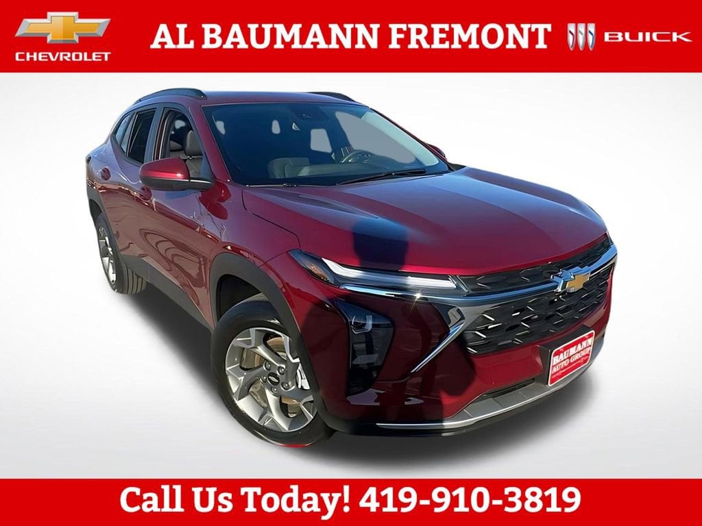 Used 2025 Chevrolet Trax LT SUV