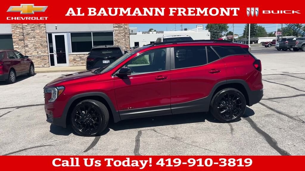 Used 2023 GMC Terrain SLE SUV