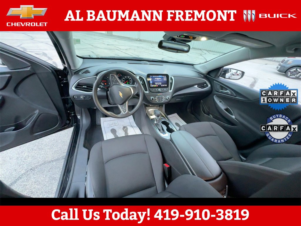 2024 Chevrolet Malibu 1LT photo 2