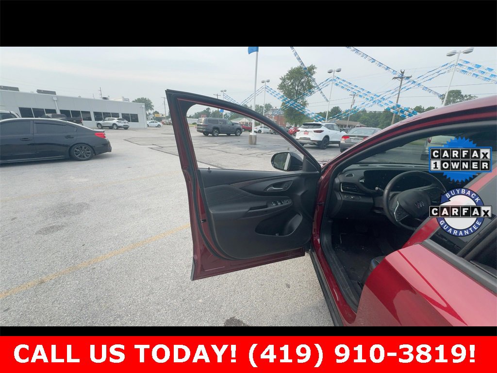 2024 Buick Envista ST photo 2
