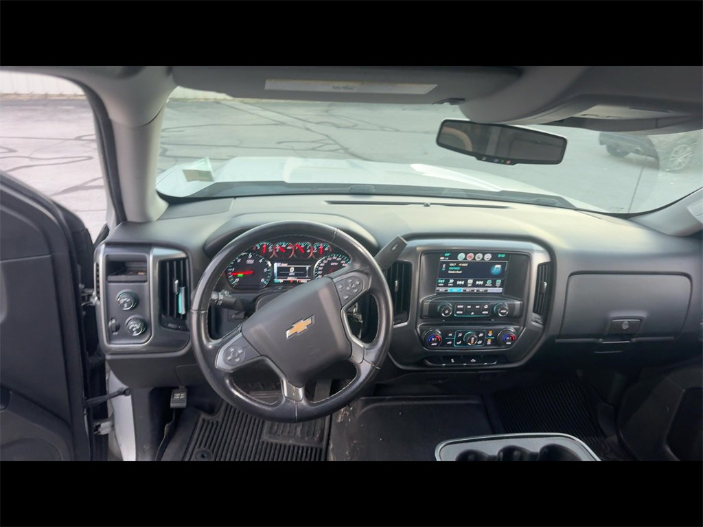2018 Chevrolet Silverado 1500 LT photo 2