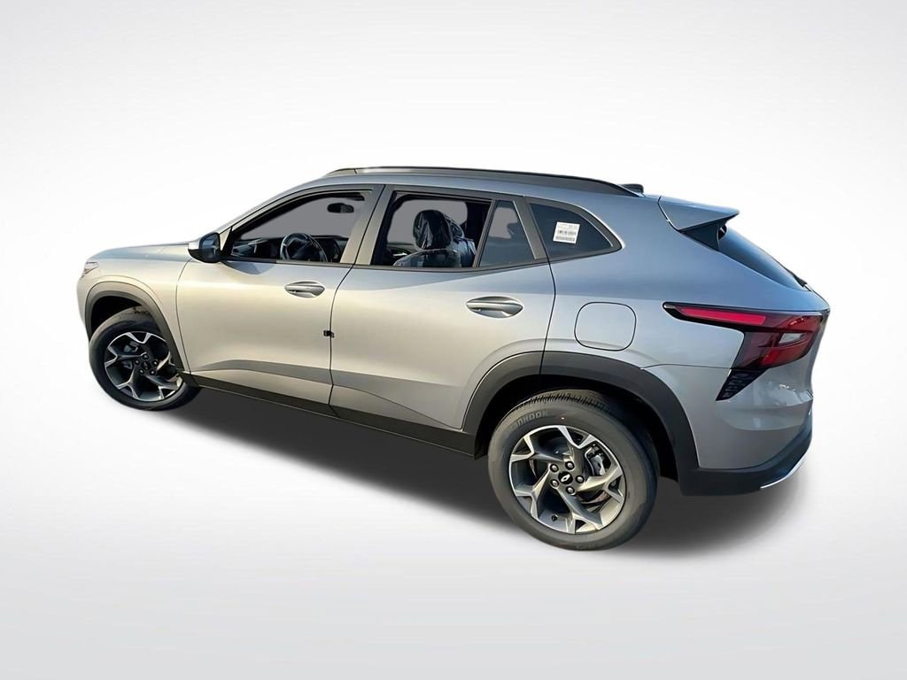 2026 Chevrolet Trax LT - Photo 12