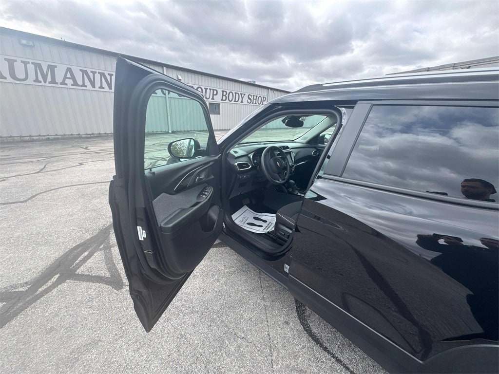 Used 2023 Chevrolet TrailBlazer LT with VIN KL79MRSL7PB070629 for sale in Fremont, OH