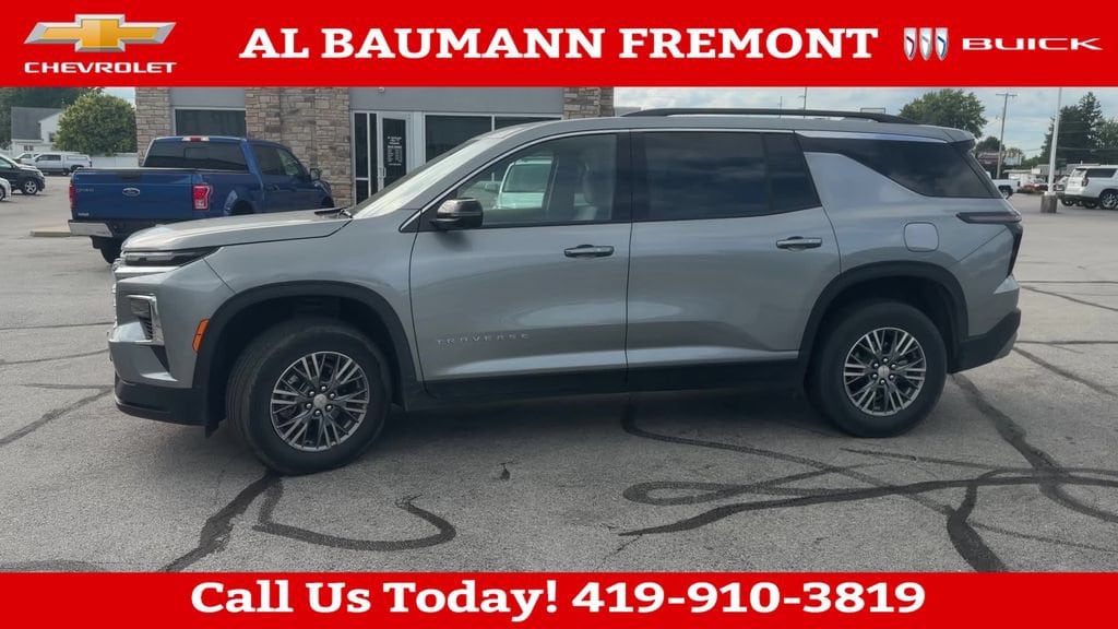 Used 2026 Chevrolet Traverse LT SUV