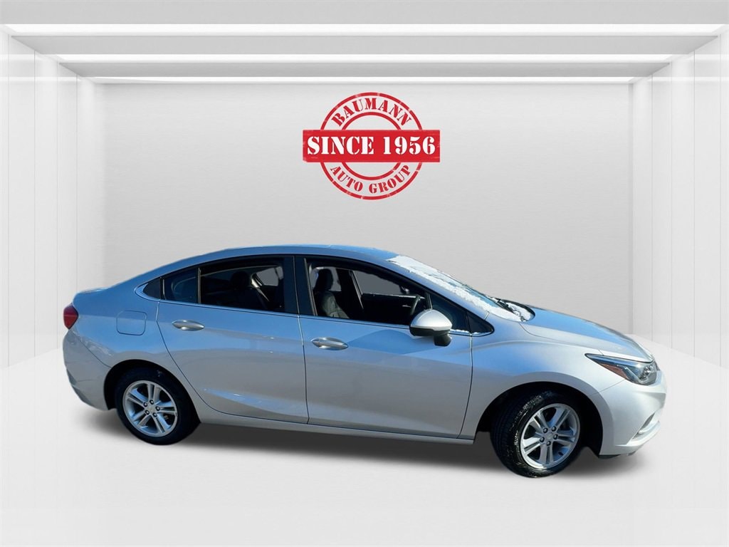 Used 2018 Chevrolet Cruze LT Car