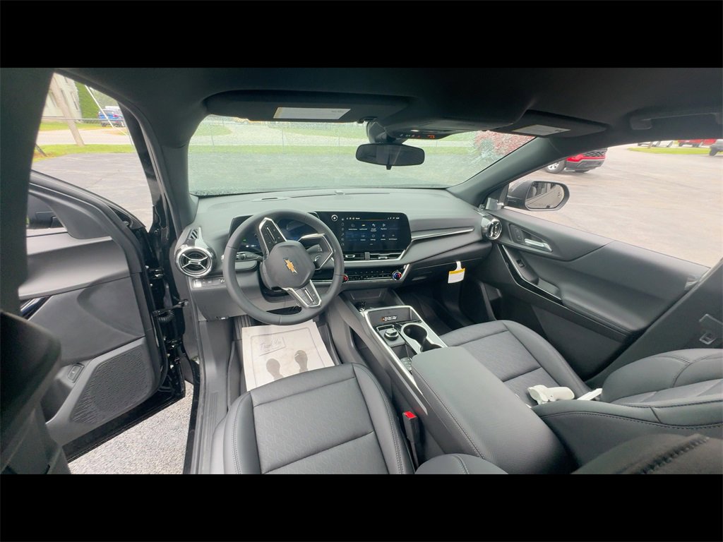 2026 Chevrolet Equinox LT photo 3