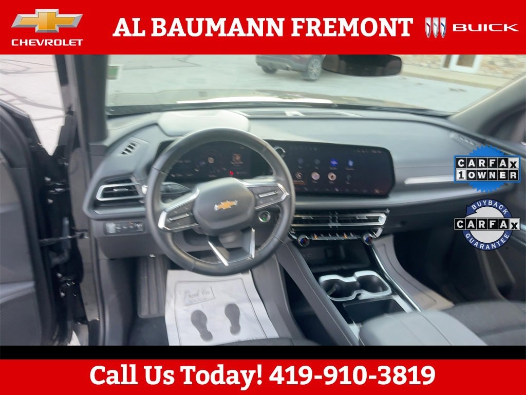 Used 2025 Chevrolet Traverse LT SUV