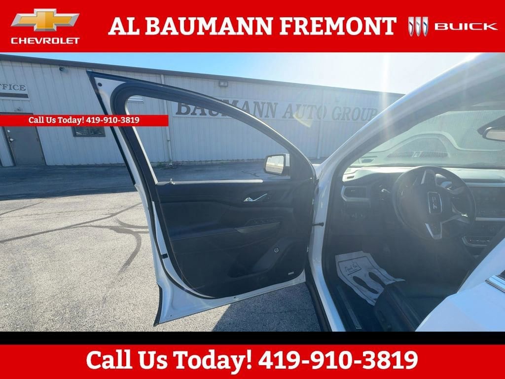 Used 2023 GMC Acadia SLT SUV